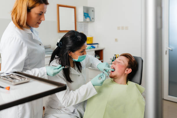 Best Emergency Dental Extractions in Clarcona, FL